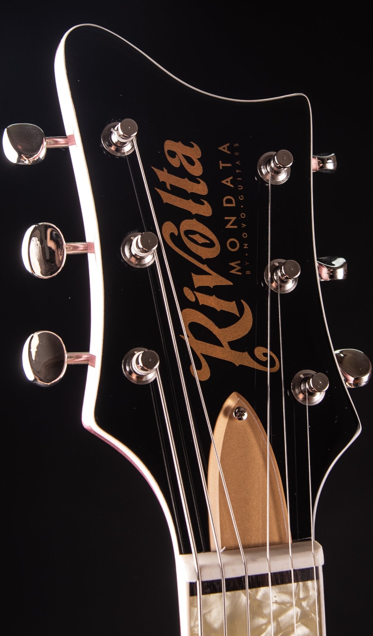 Rivolta Mondata XVIII Mogano Glow