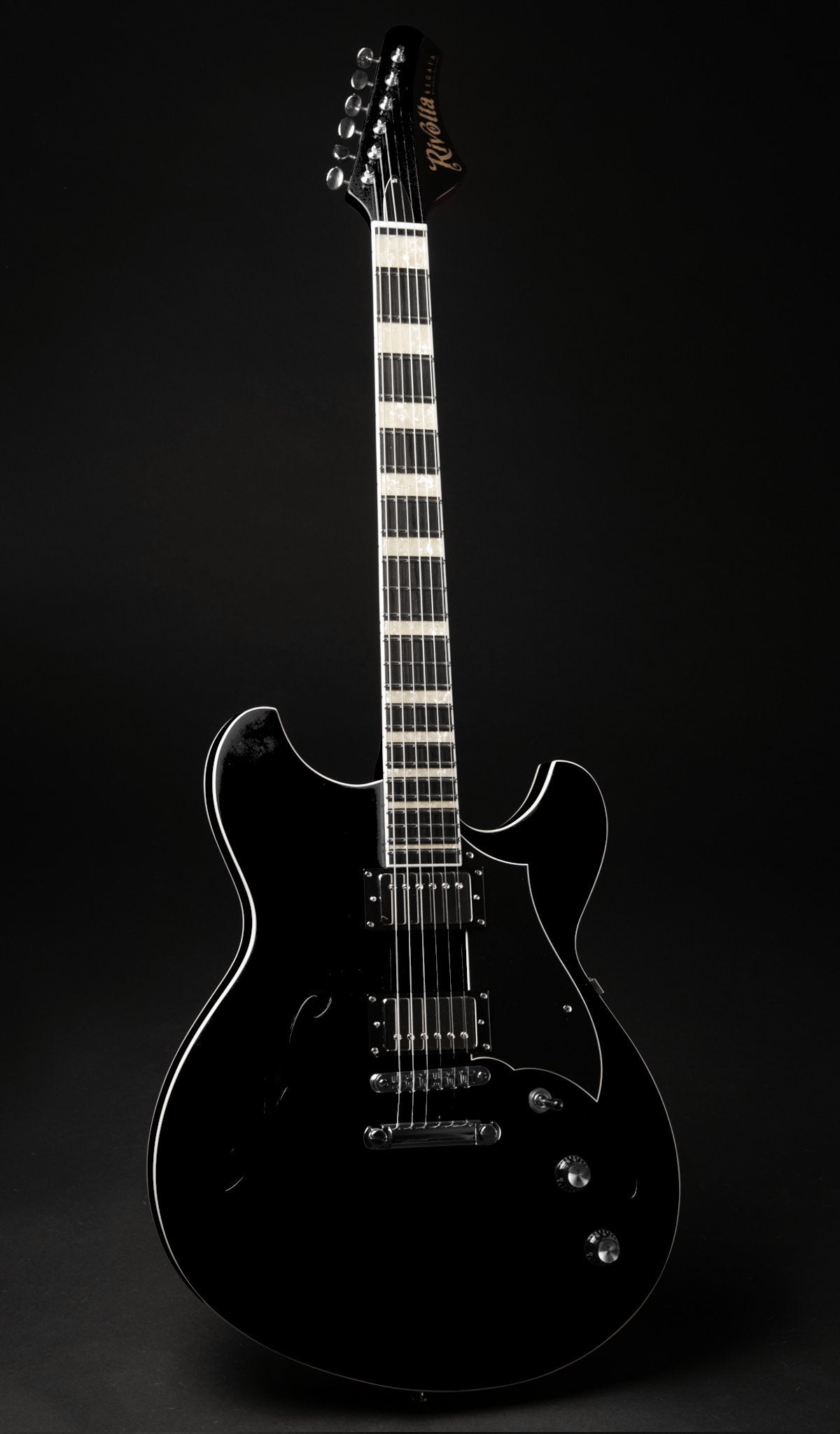 Eastwood Guitars Rivolta Regata VII Toro Black Angled
