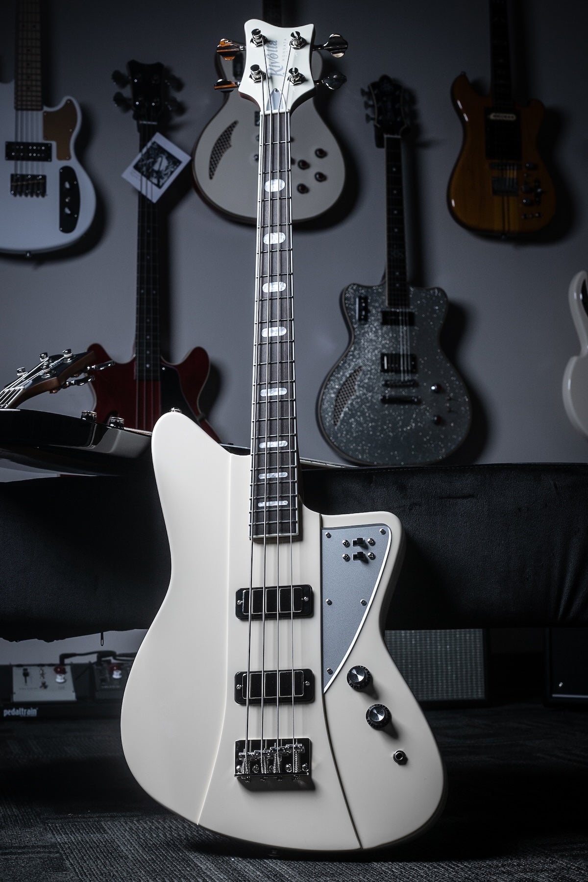 MONDATA BASS DELUXE