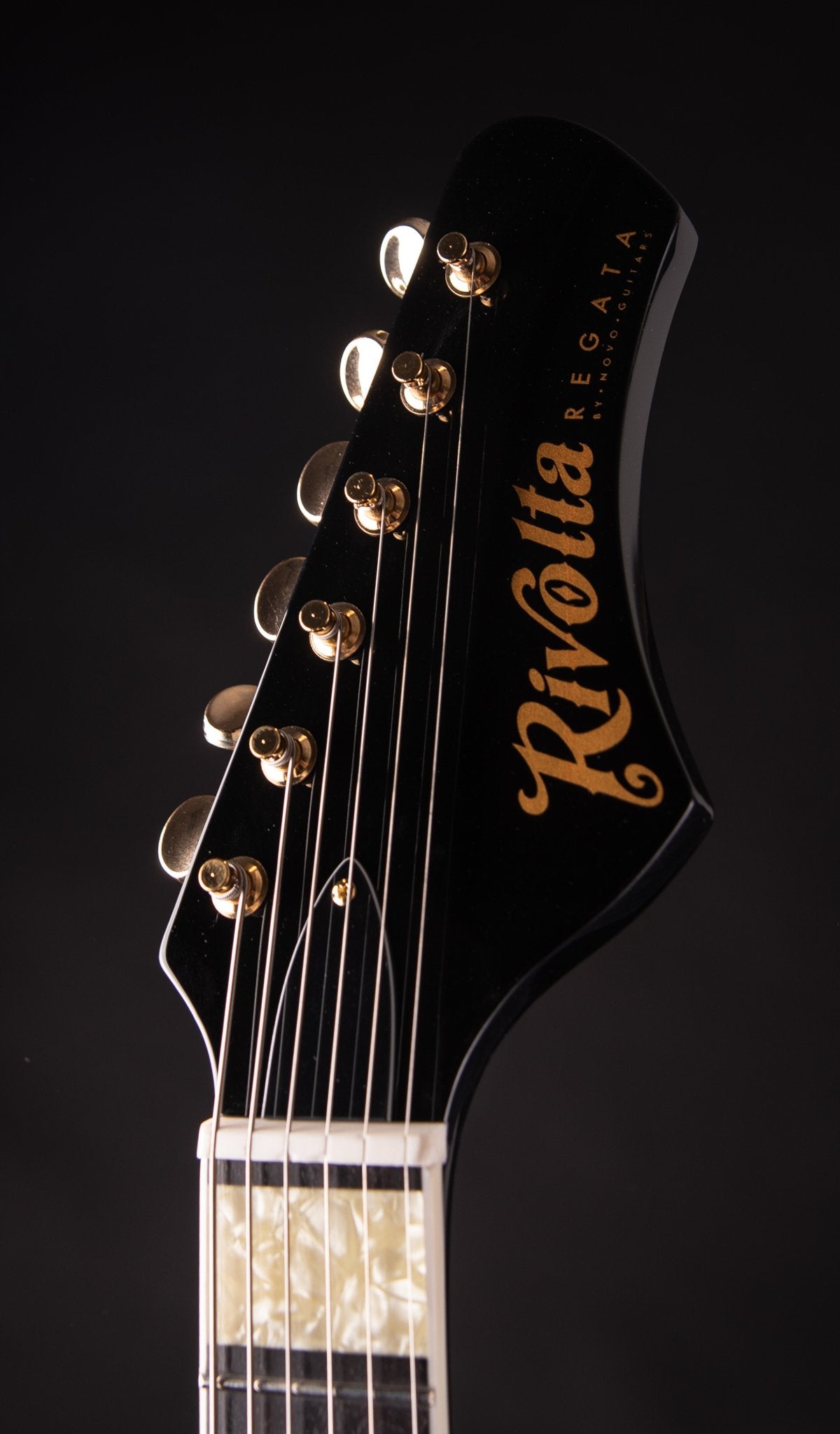 Eastwood Guitars Rivolta Regata VII Toro Black-and-Gold