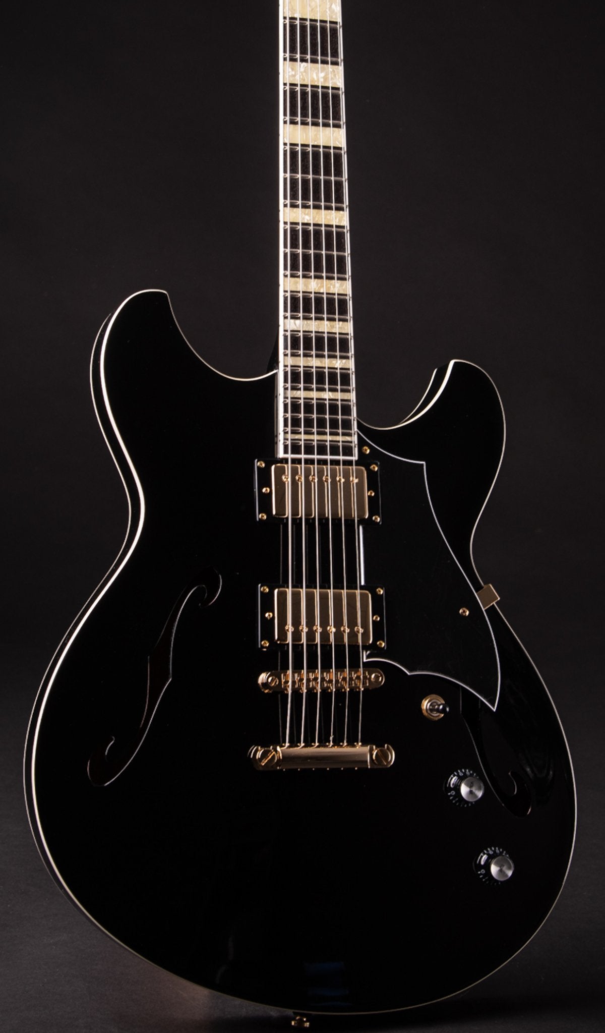 Eastwood Guitars Rivolta Regata VII Toro Black-and-Gold